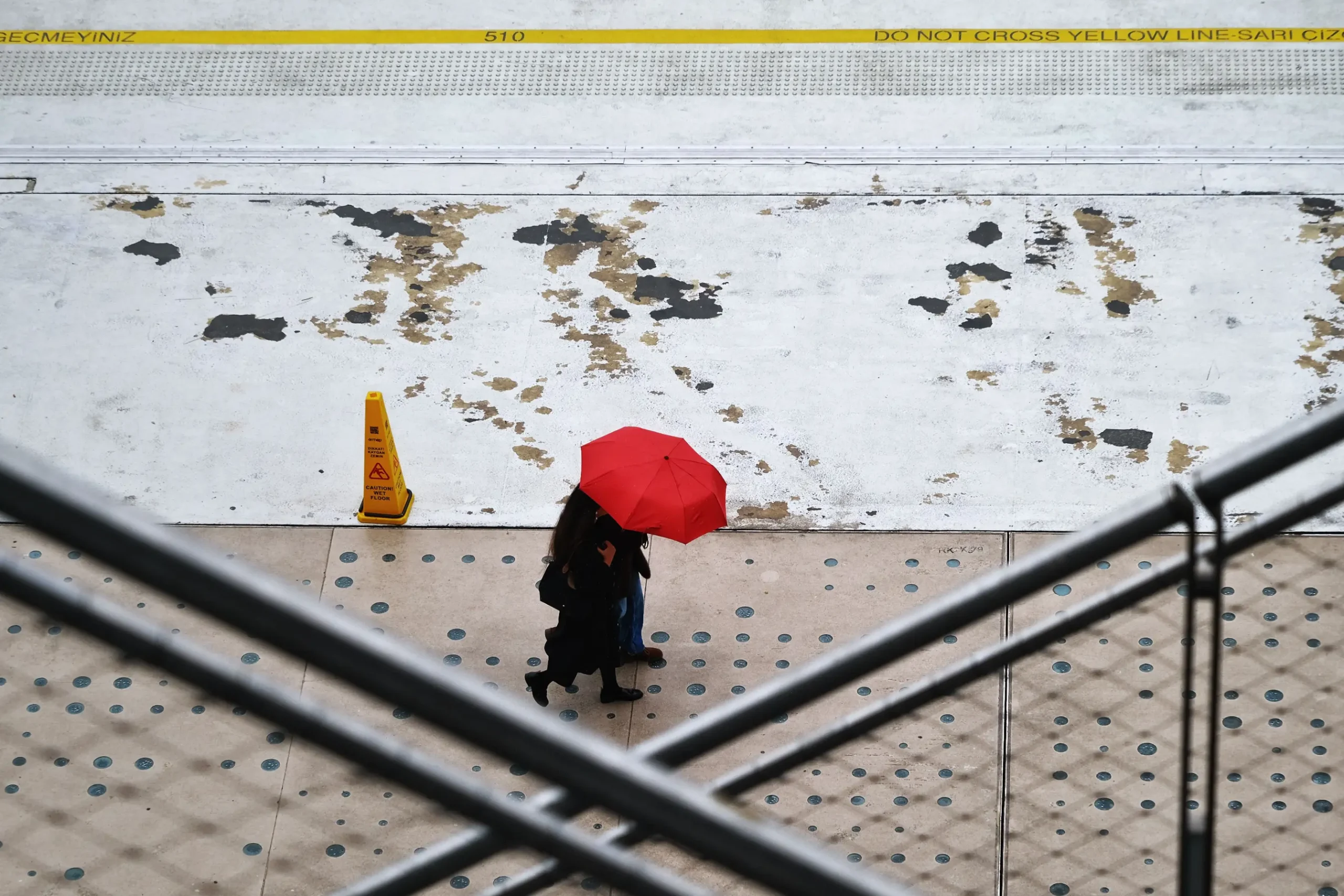 The Farewell of One Umbrella, No Names